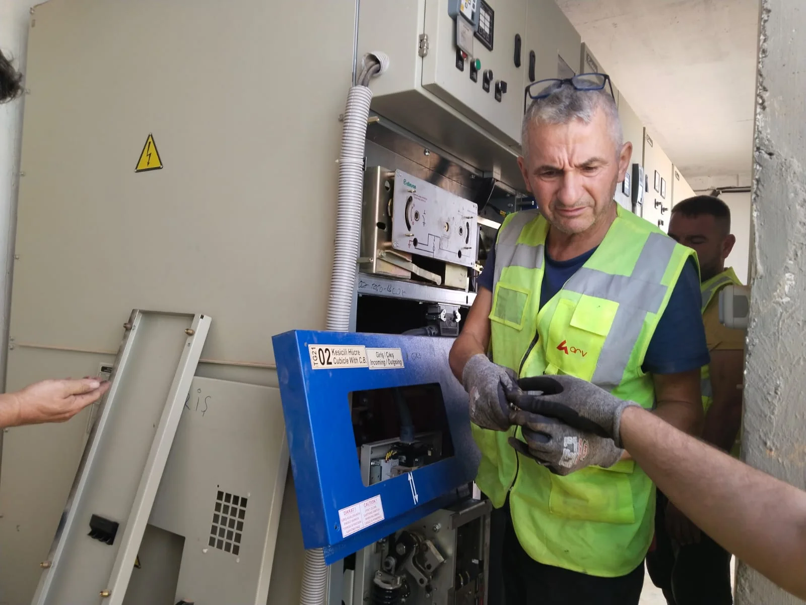 Elektrik Dağıtım A.Ş.lere Hücre ,Ayırıcı,Mekanizma ve Kesici tamir ve bakım çalışmaları